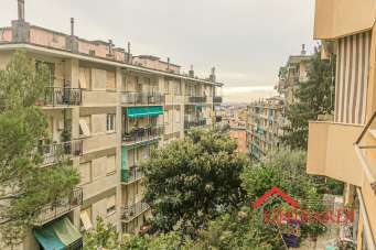 Vendita Eptavani, Genova