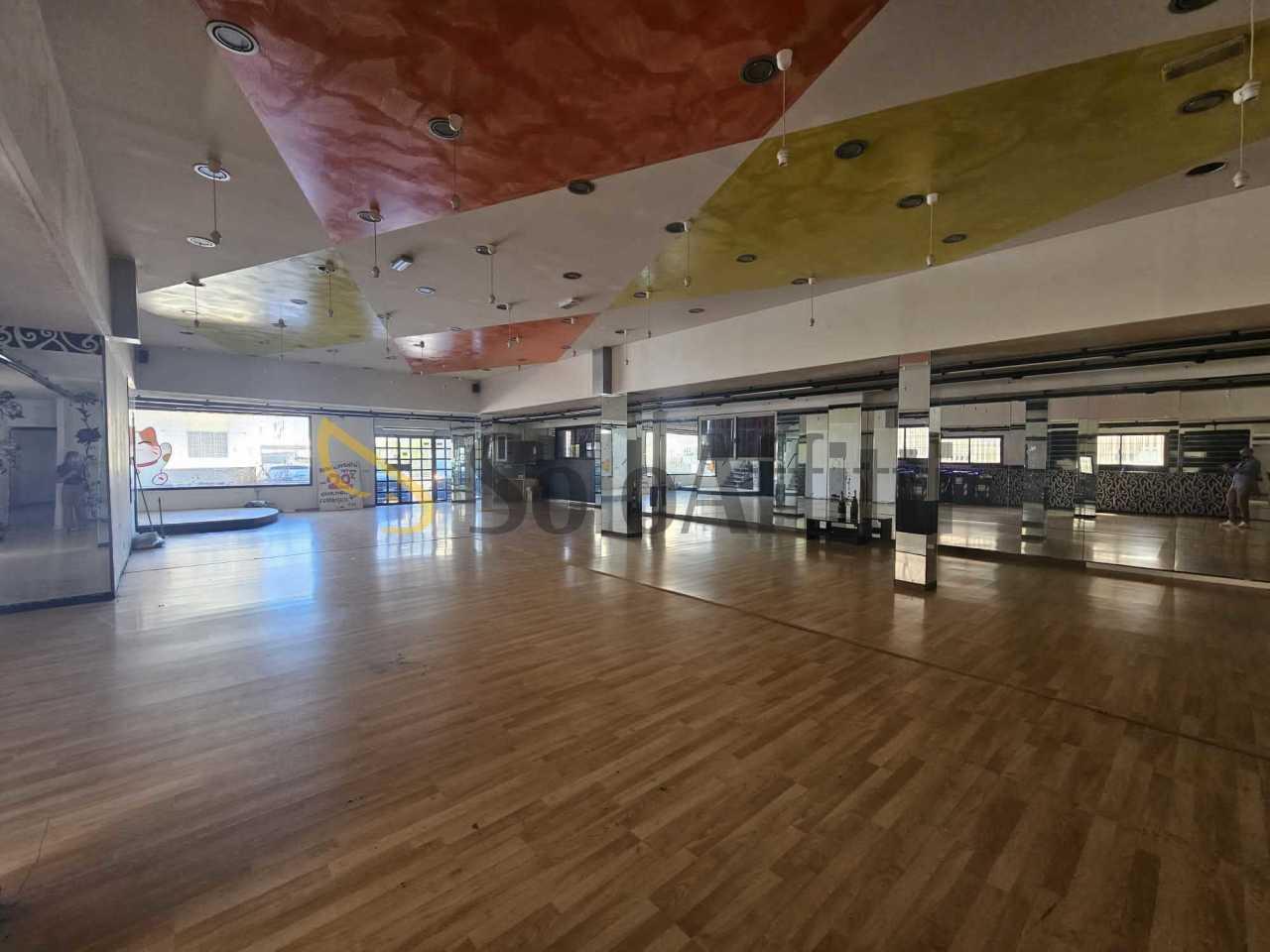 Affitto 4 vetrine, Santa Croce sull'Arno foto