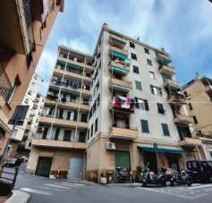 Vendita Esavani, Genova