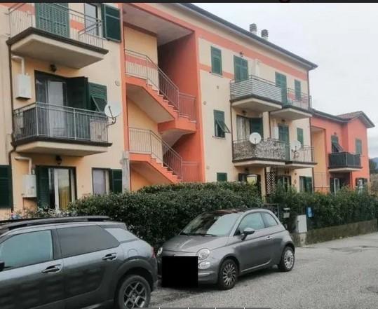Vendita Quadrivani, Follo foto