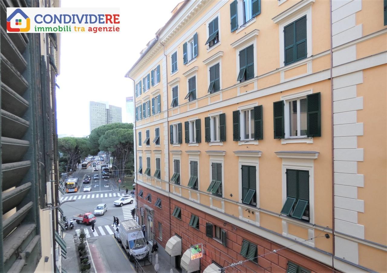 Vendita Eptavani, Genova Vendita Eptavani, Genova foto