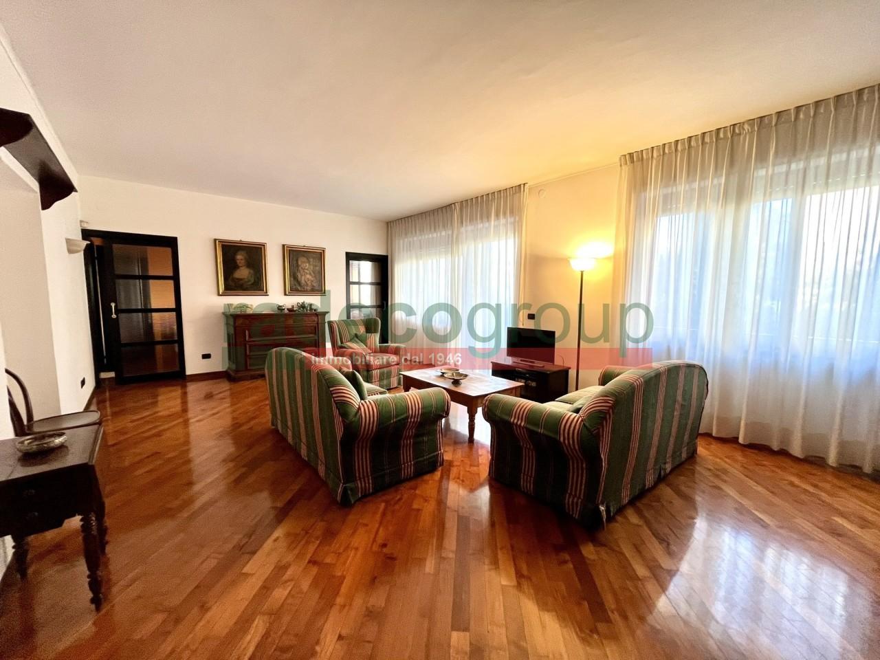 Vendita Esavani, Livorno foto