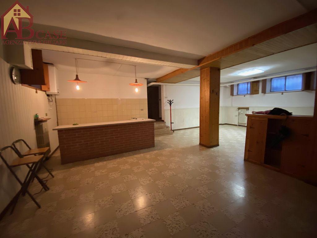 Vendita Magazzino, Vigevano foto