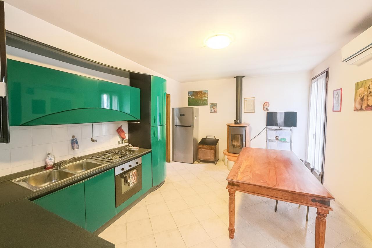 Vendita Pentavani, Soave foto