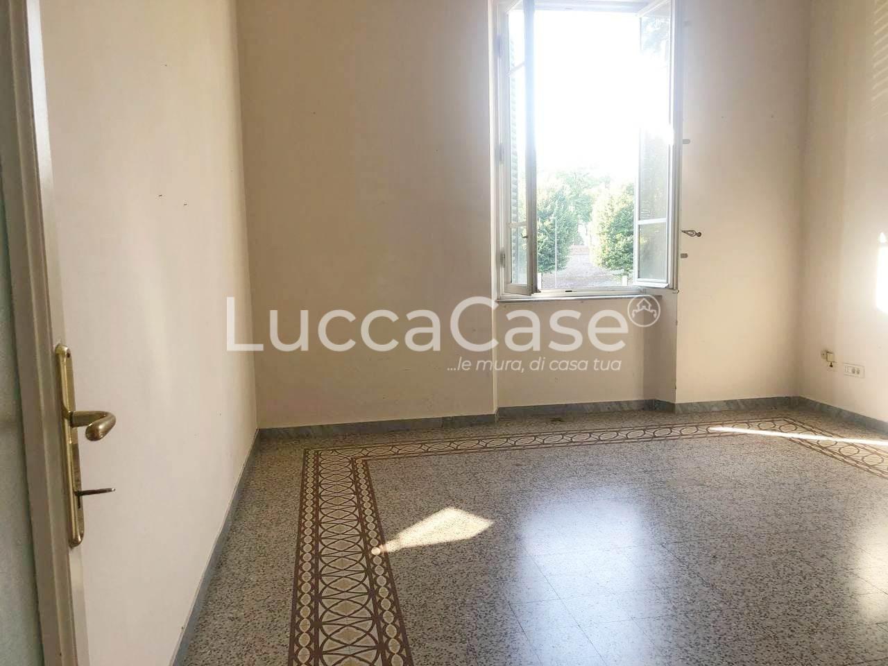 Affitto Ufficio, Lucca foto