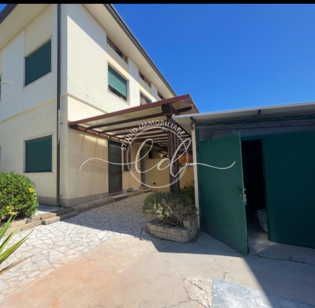 Vendita Eptavani, Camaiore foto