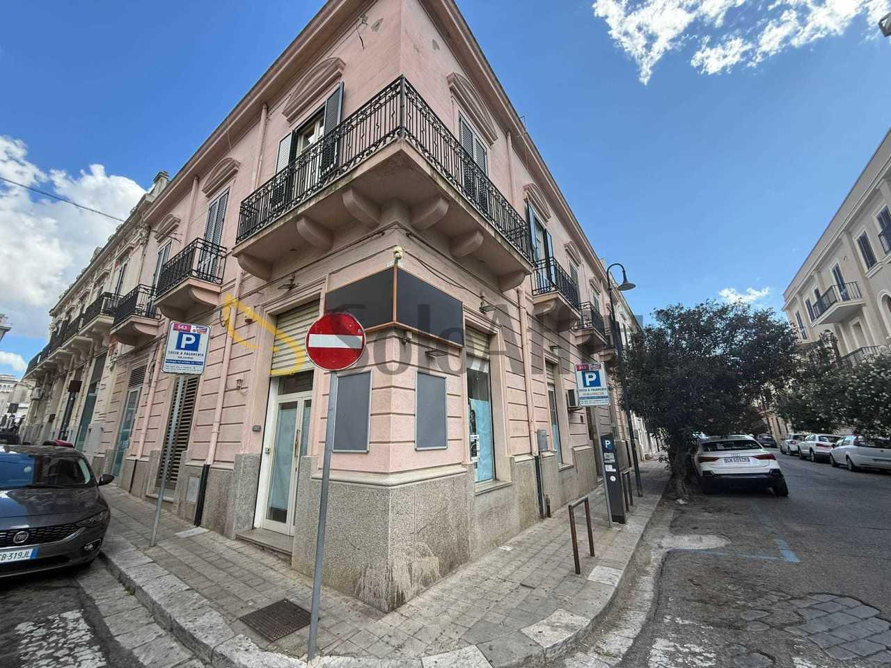 Affitto 3 vetrine foto