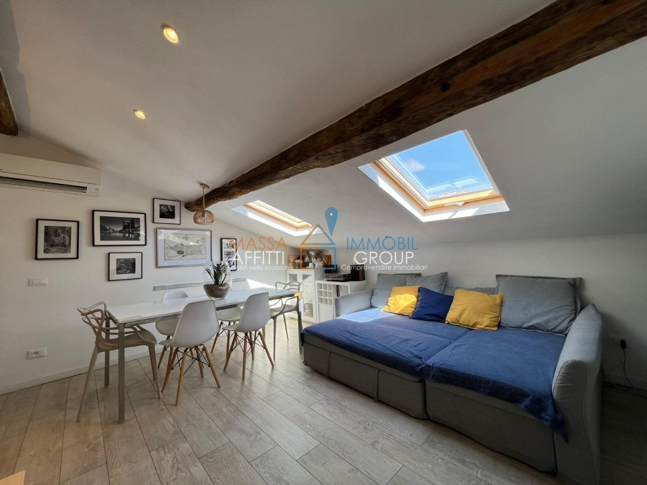 Vendita Quadrivani, Massa foto