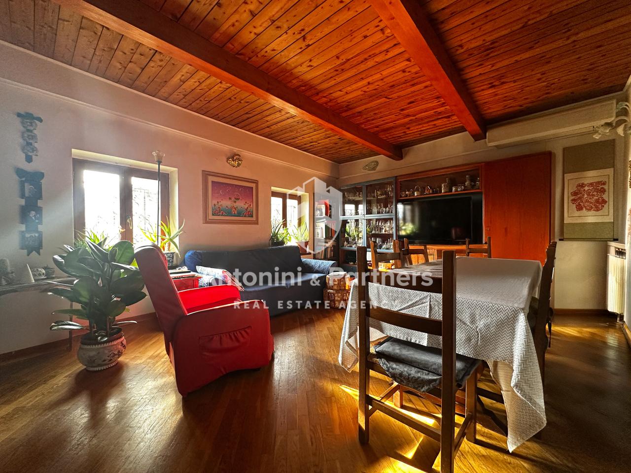 Vendita Quadrivani, Todi foto