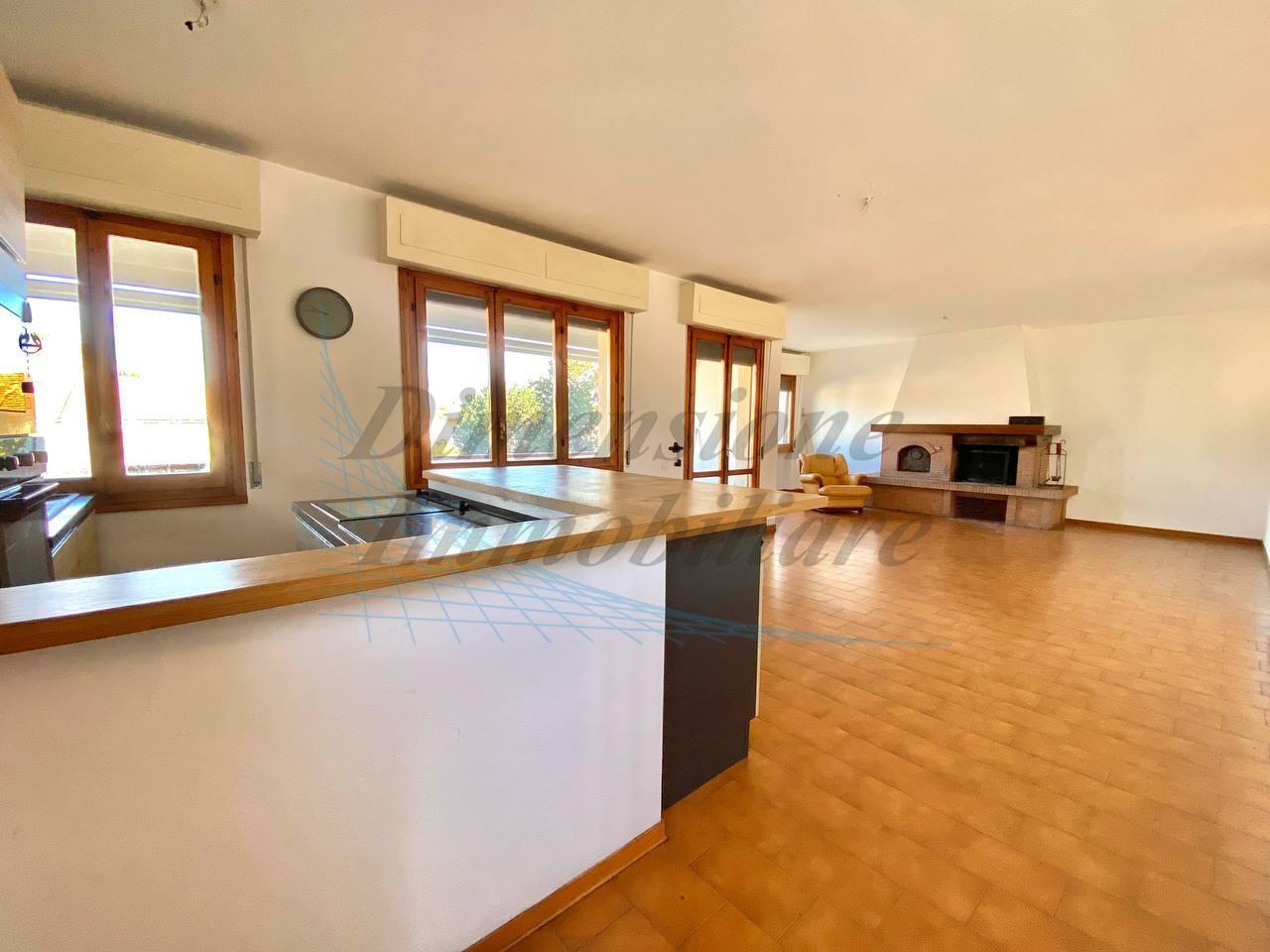 Vendita Quadrivani, Cecina foto