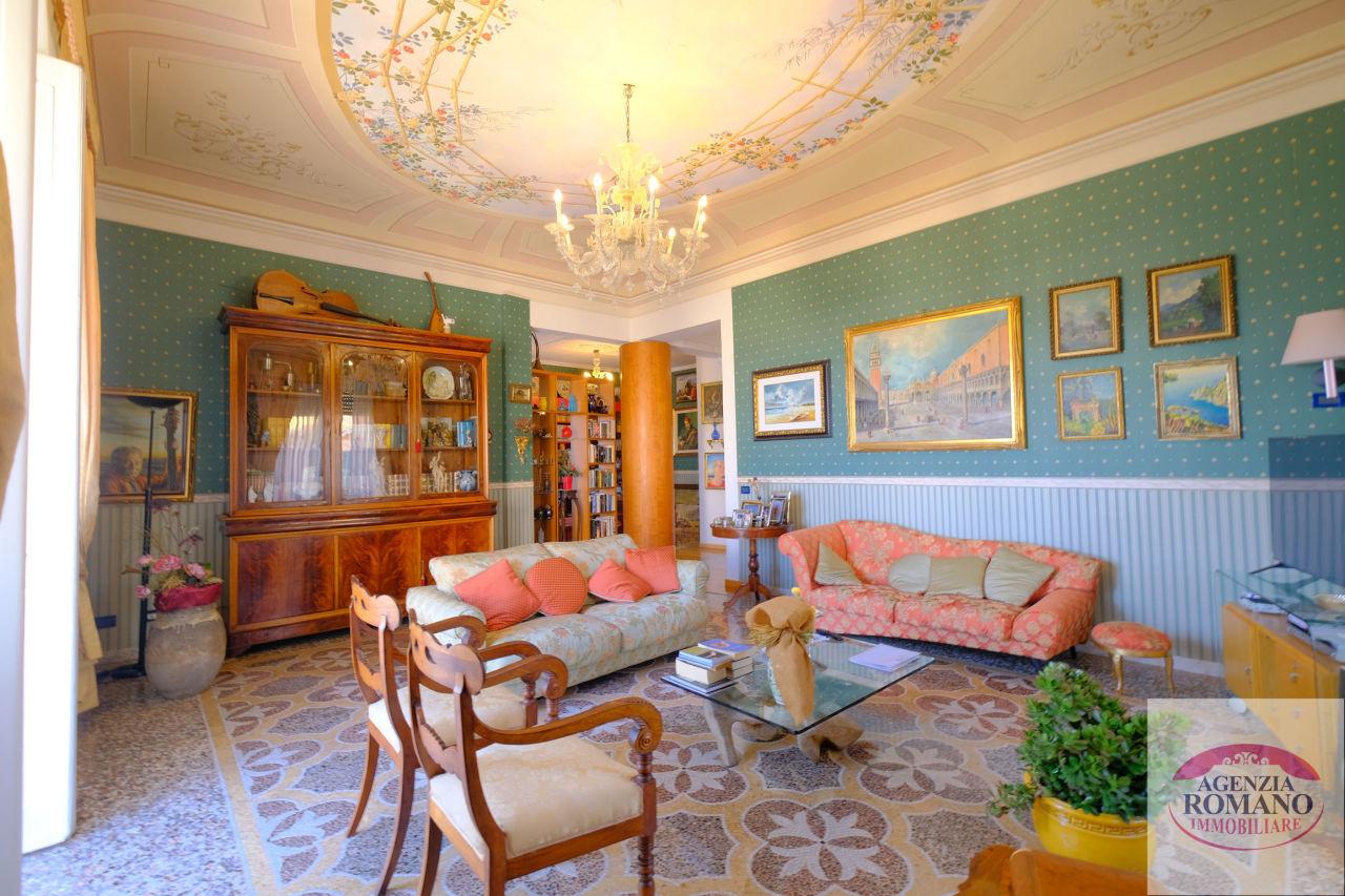 Vendita Multivani, Savona foto