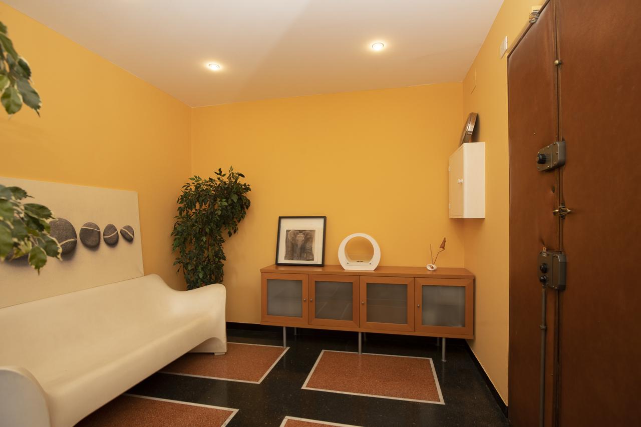 Vendita Esavani, Genova foto