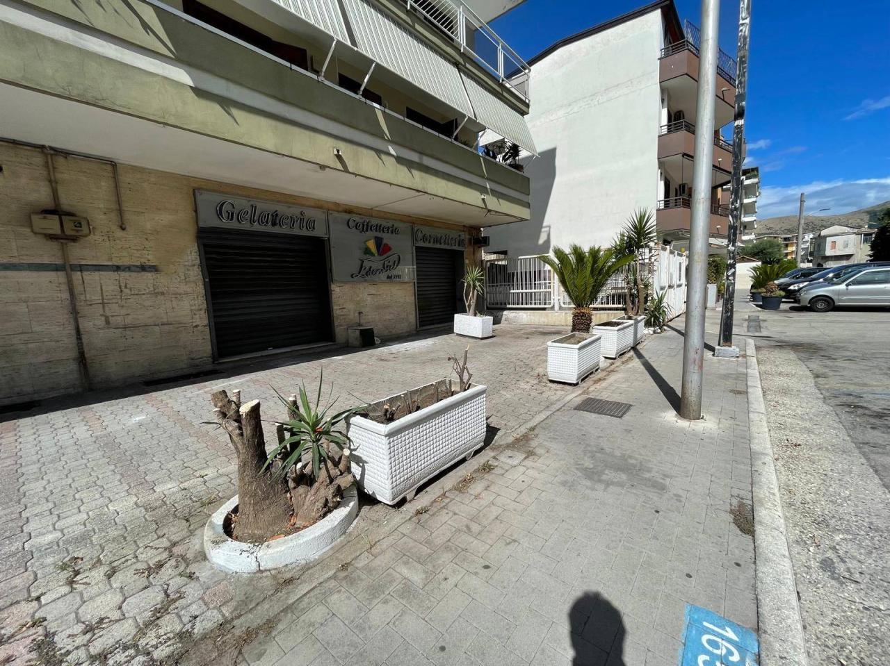 Affitto Negozio, Caserta foto