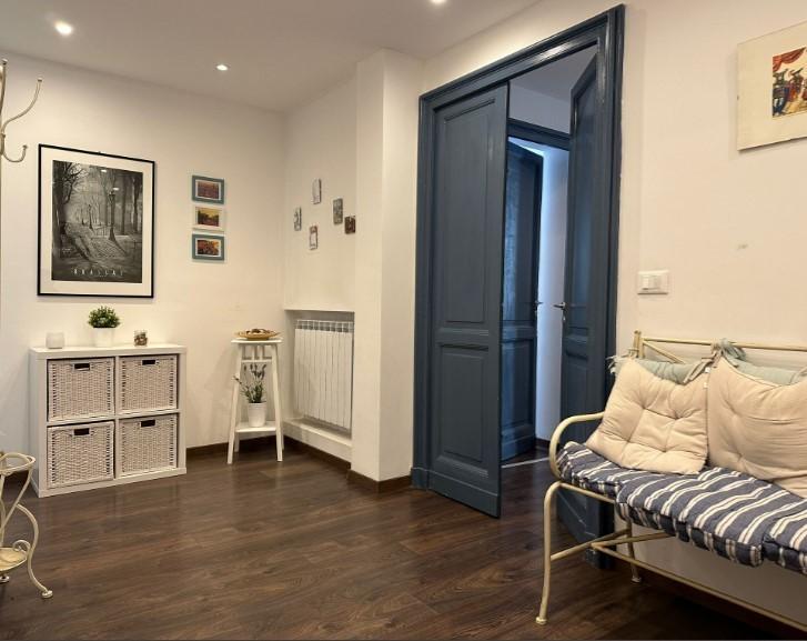 Vendita Eptavani, Genova foto