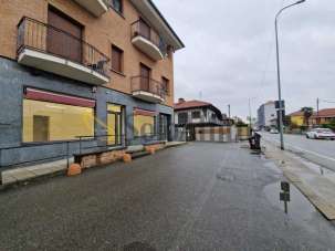 Affitto 2 vetrine, Mappano