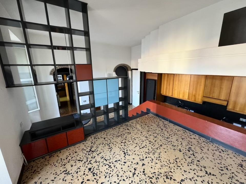 Vendita Trivani, Taggia foto