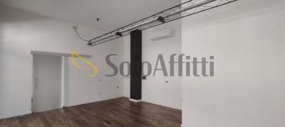 Affitto 3 vetrine, Pavia