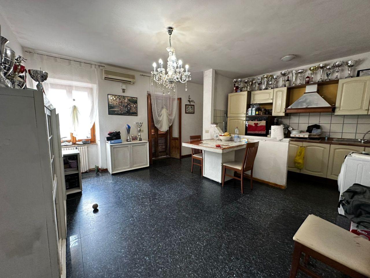 Vendita Quadrivani, Massa foto