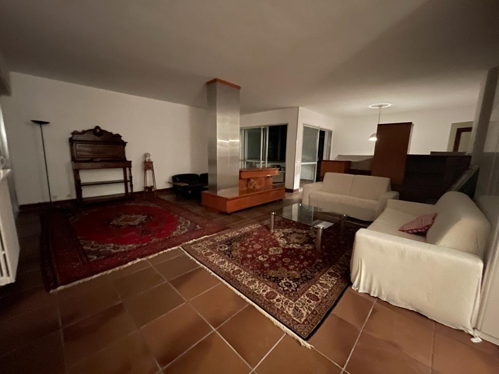 Vendita Multivani, Massa foto