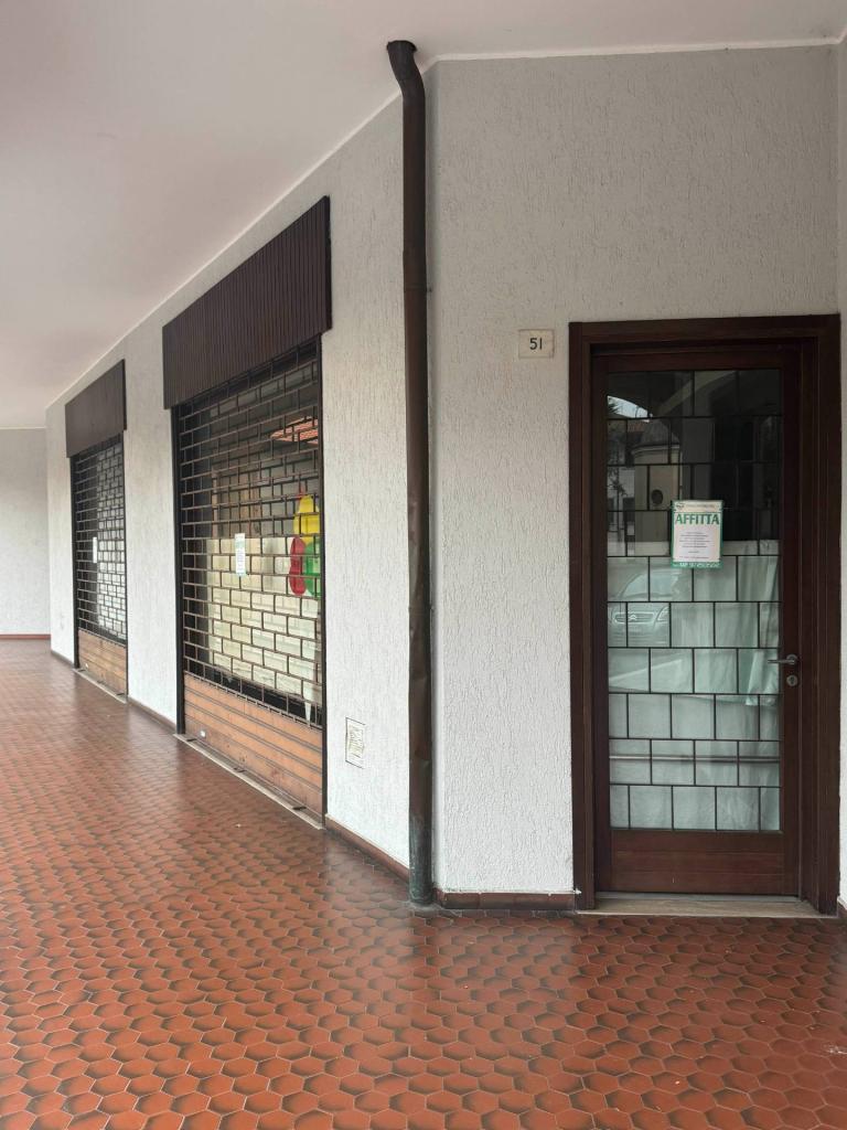 Affitto Negozio, Cuggiono foto