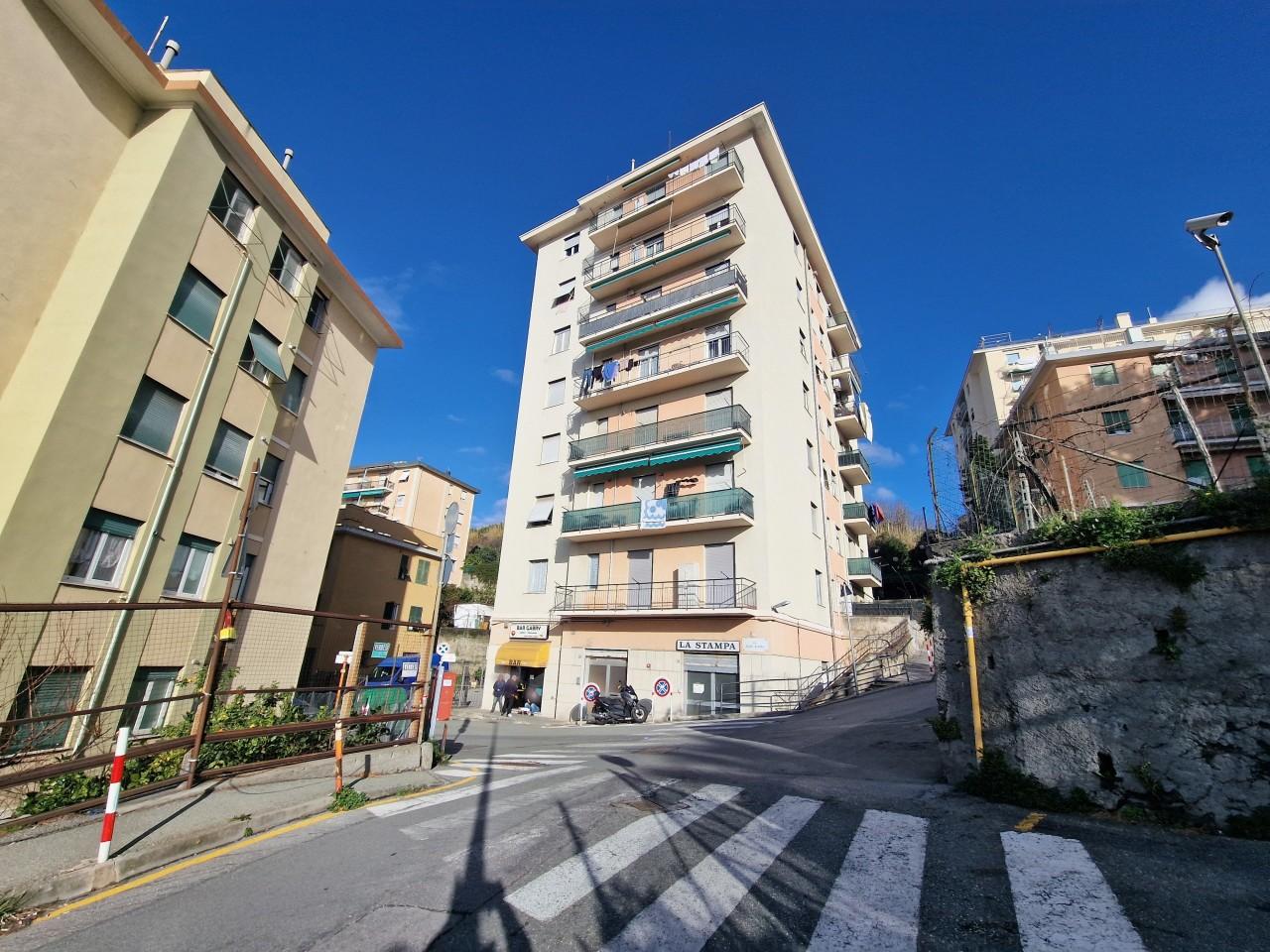 Vendita Quadrivani, Genova foto