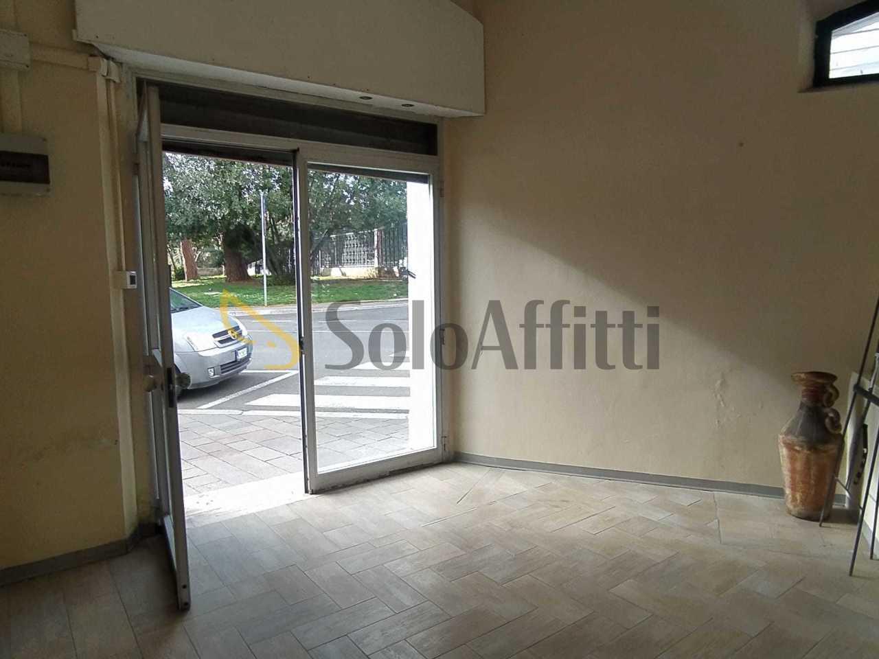 Affitto 1 vetrina, Terni foto