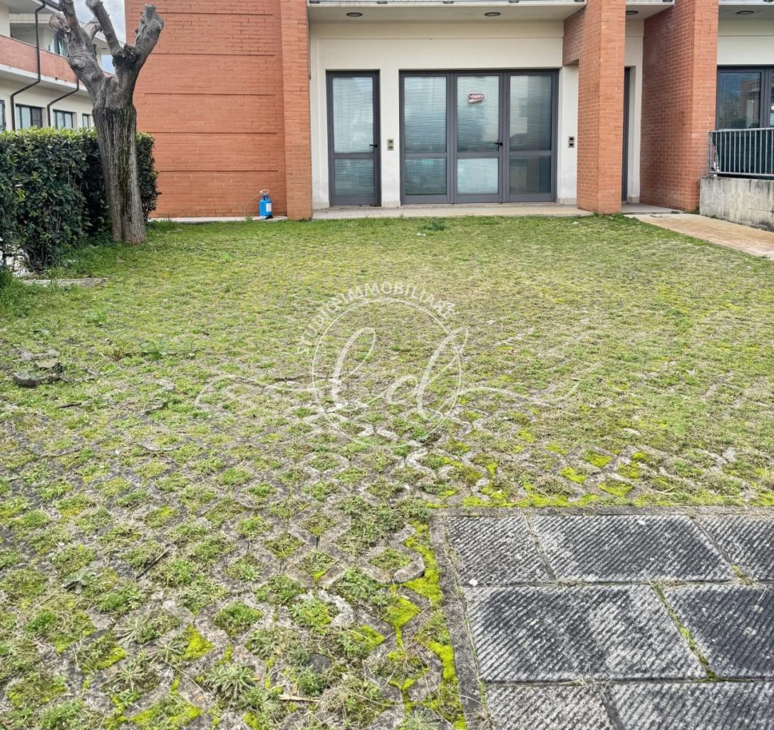 Vendita Capannone , Camaiore foto