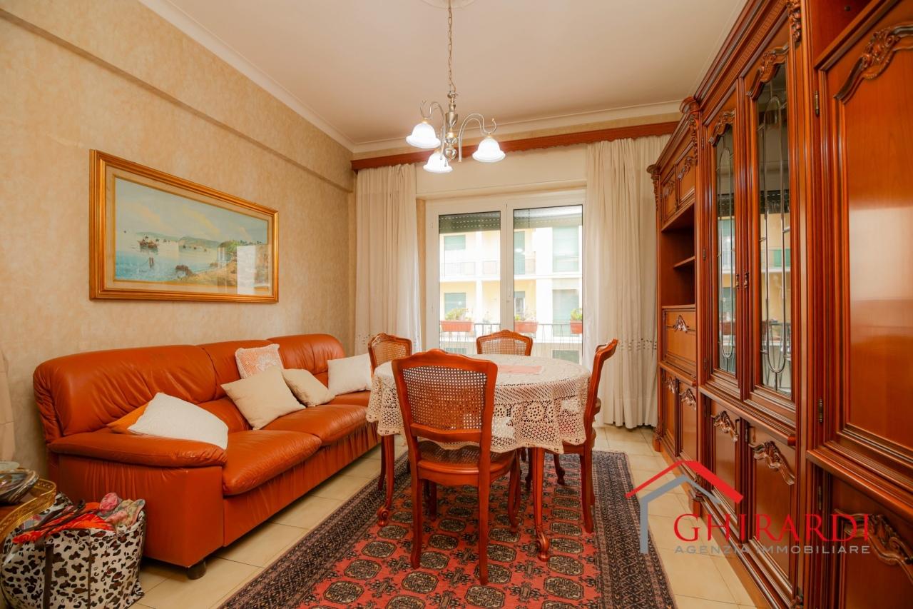 Vendita Eptavani, Genova Vendita Eptavani, Genova foto