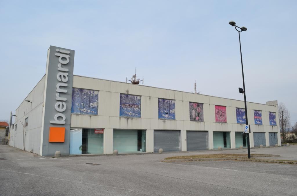 Affitto Capannone, Gorizia foto