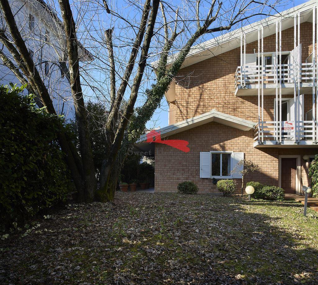 Vendita Villa quadrifamiliare, Udine Vendita Villa quadrifamiliare, Udine foto