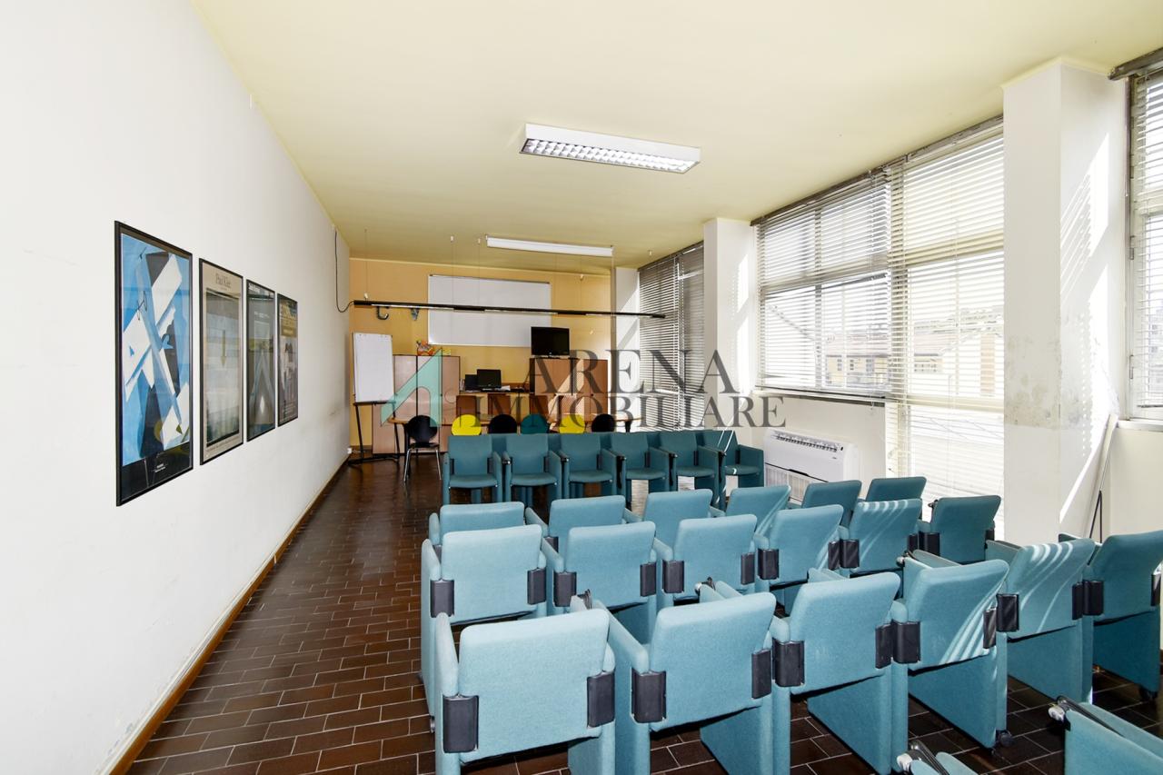 Affitto Locali commerciali, Milano foto