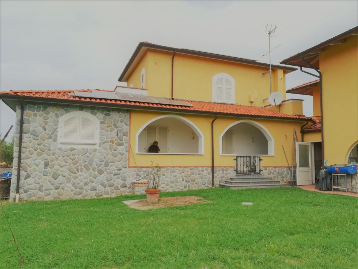 Vendita Multivani, Castelnuovo Magra foto