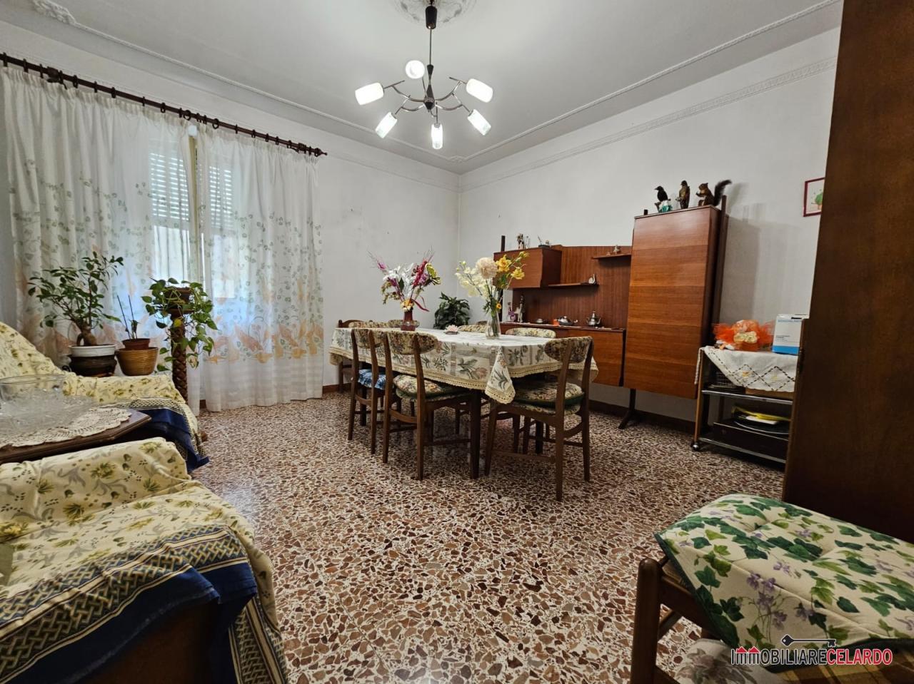 Vendita Esavani, Colle di Val d'Elsa foto