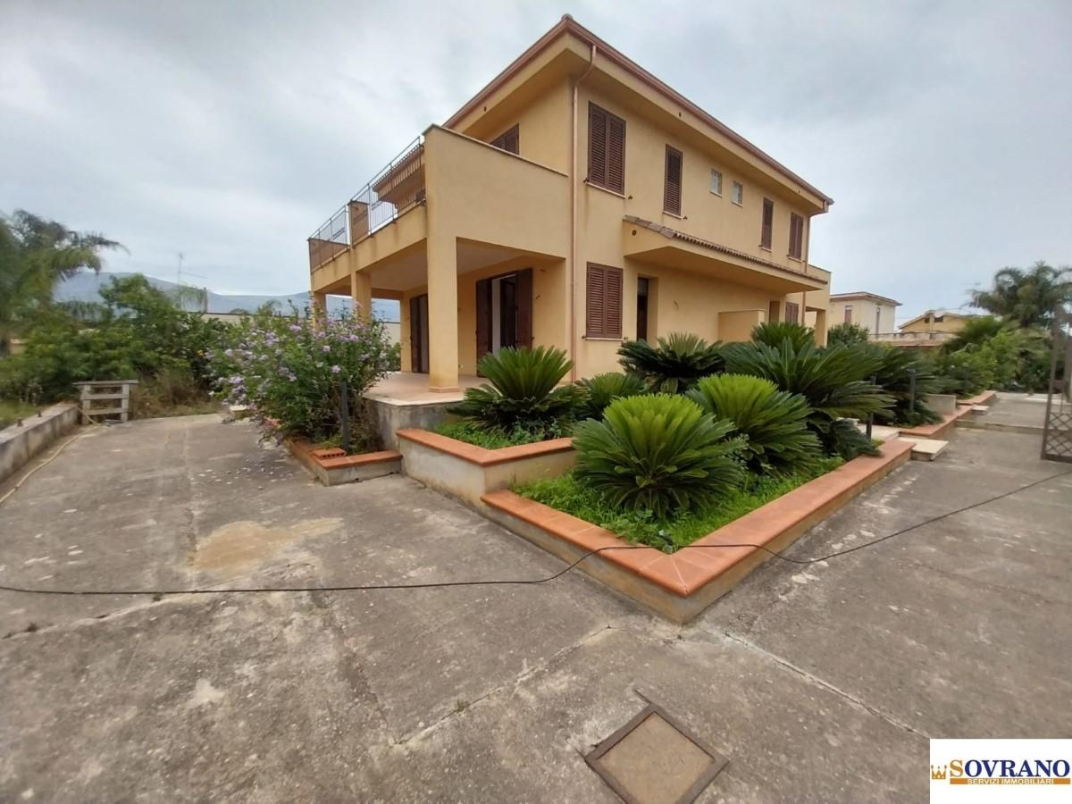 Vendita Multivani, Carini foto