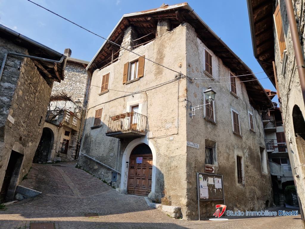 Vendita Eptavani, Cerveno Vendita Eptavani, Cerveno foto