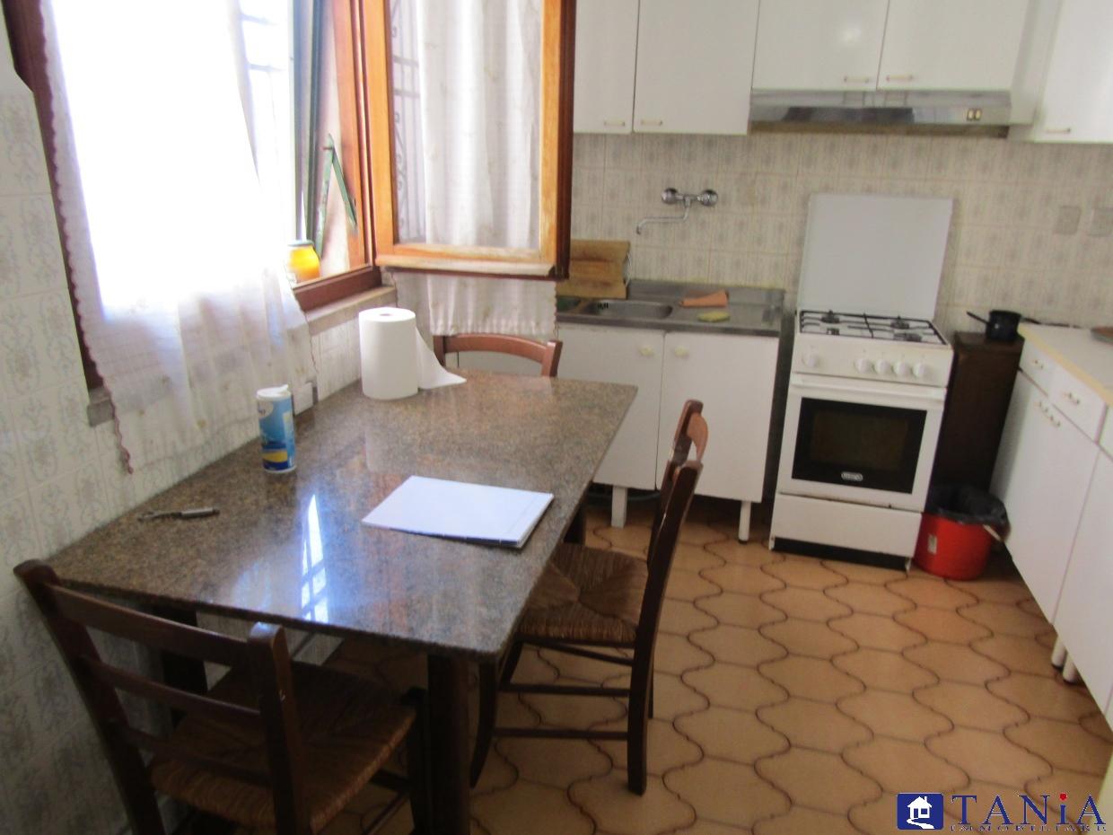 Vendita Quadrivani, Carrara foto