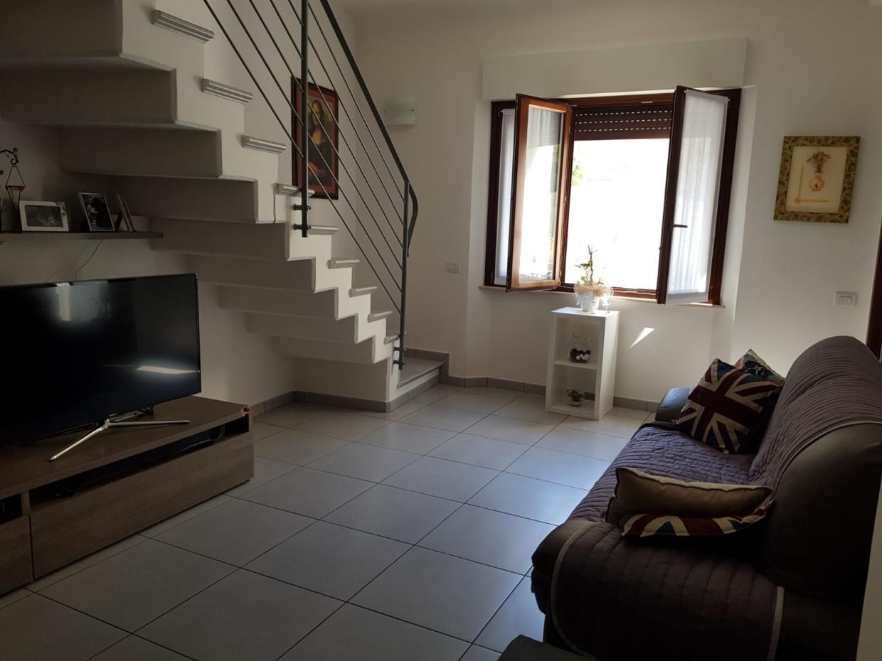 Vendita Multivani, Montecarotto foto
