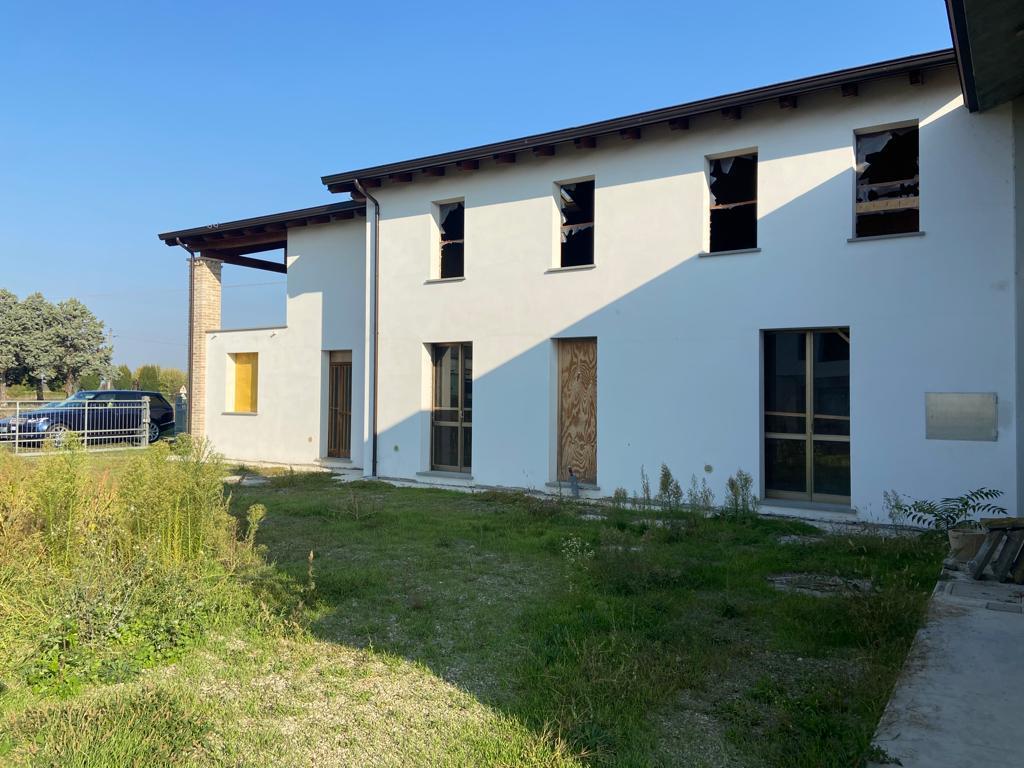 Vendita Multivani, Fiorenzuola d'Arda Vendita Multivani, Fiorenzuola d'Arda foto