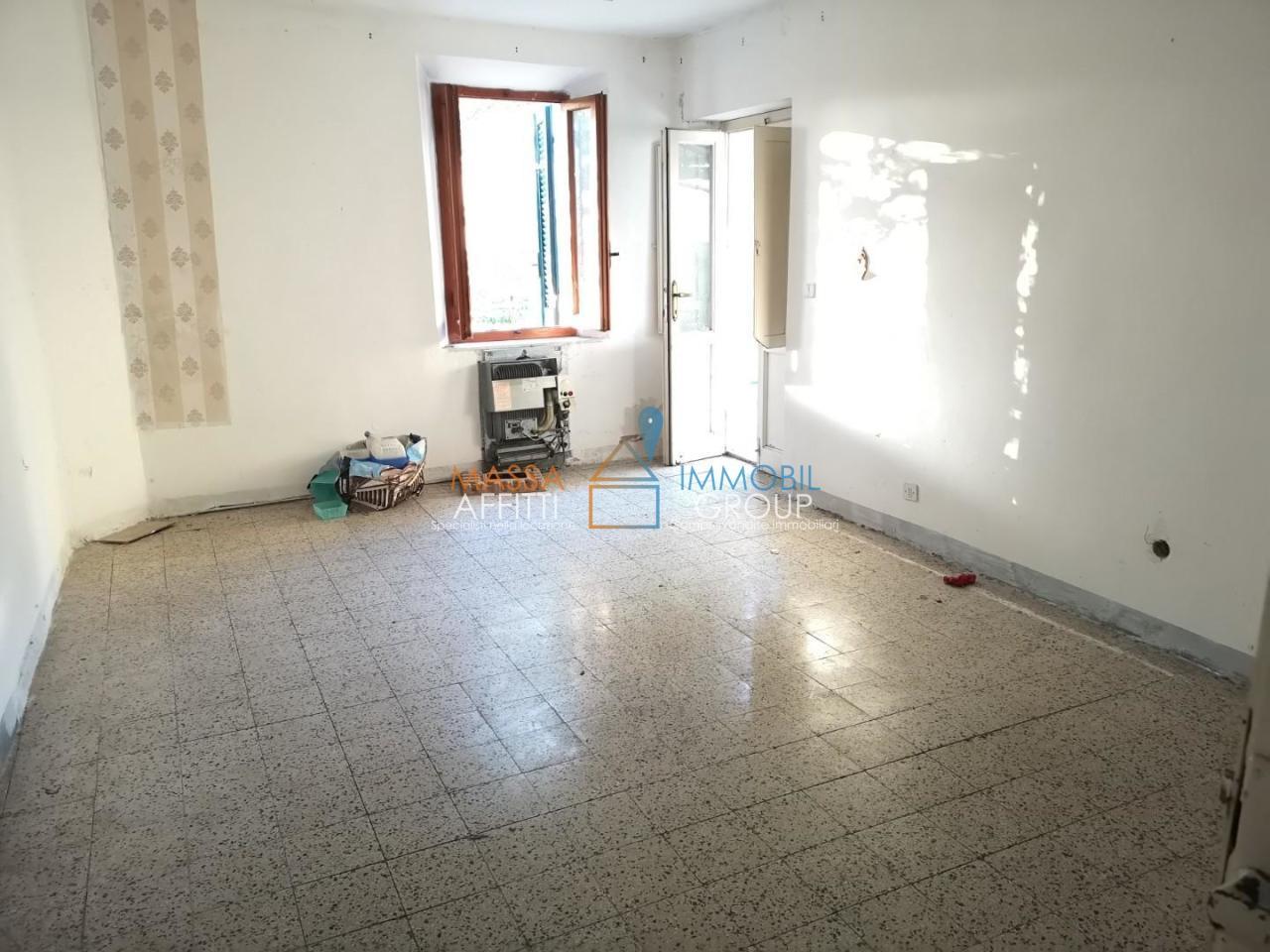 Vendita Quadrivani, Massa foto