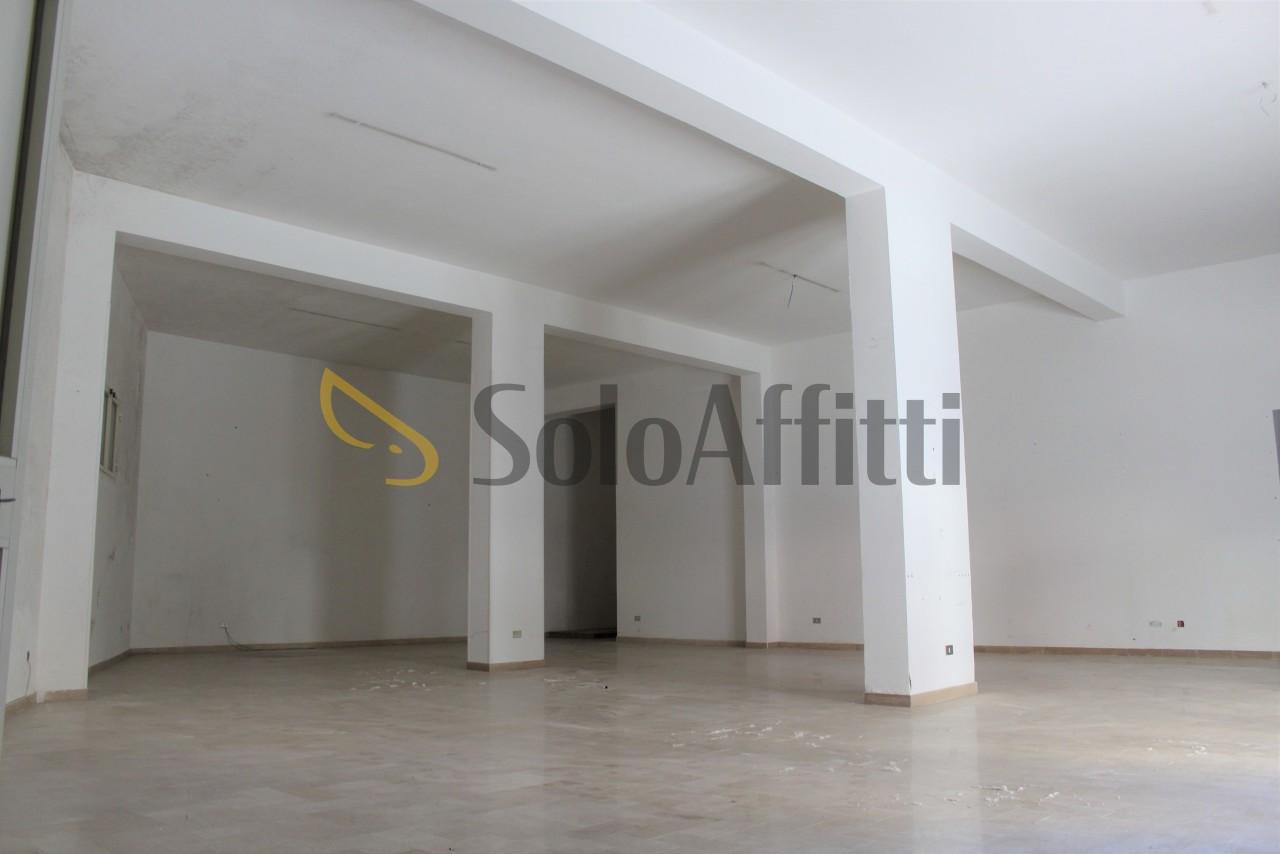 Affitto 3 vetrine, Sciacca foto