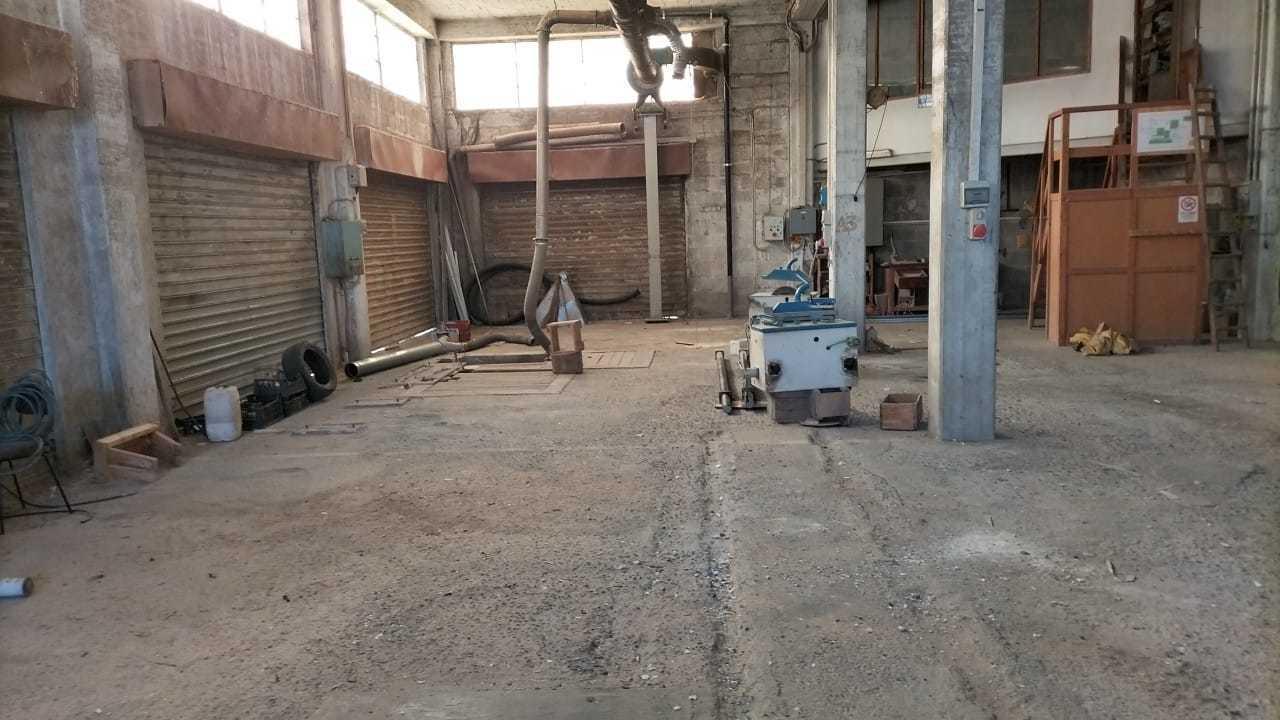 Vendita Industriale, Luni foto