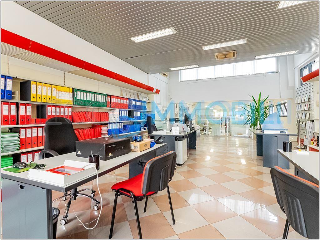 Venta Negozio, Lecco foto