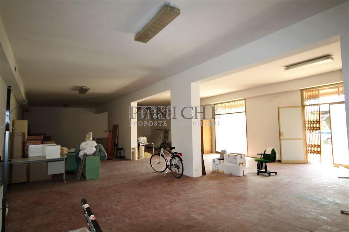 Vendita Magazzino, Asciano foto