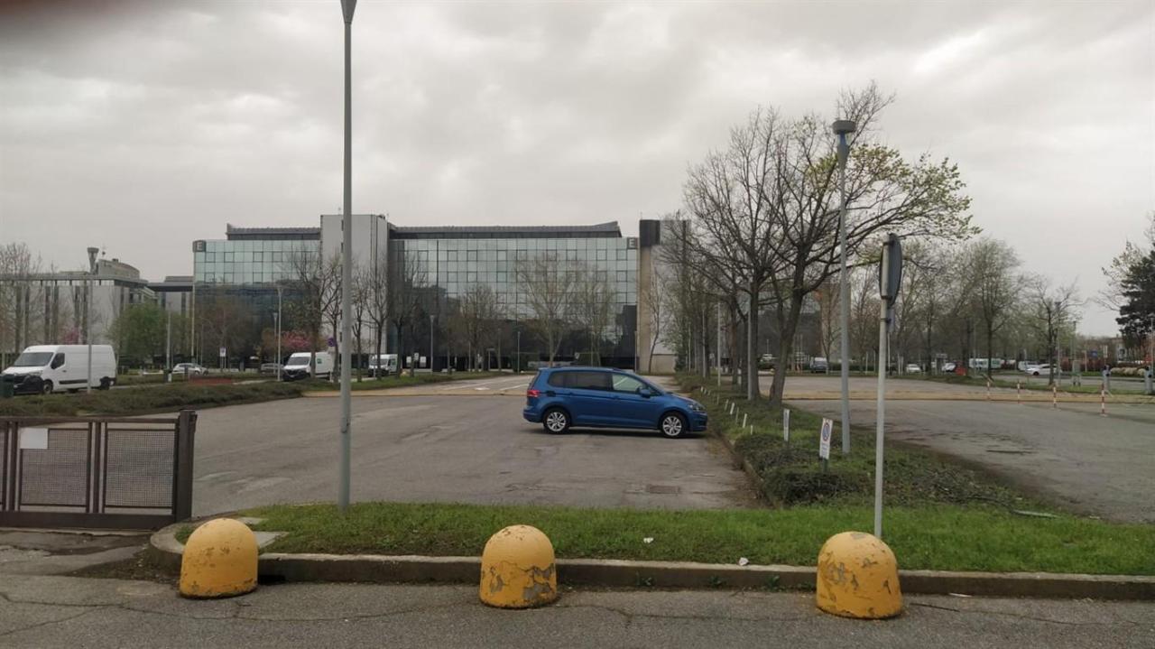 Vendita Magazzino, Assago foto
