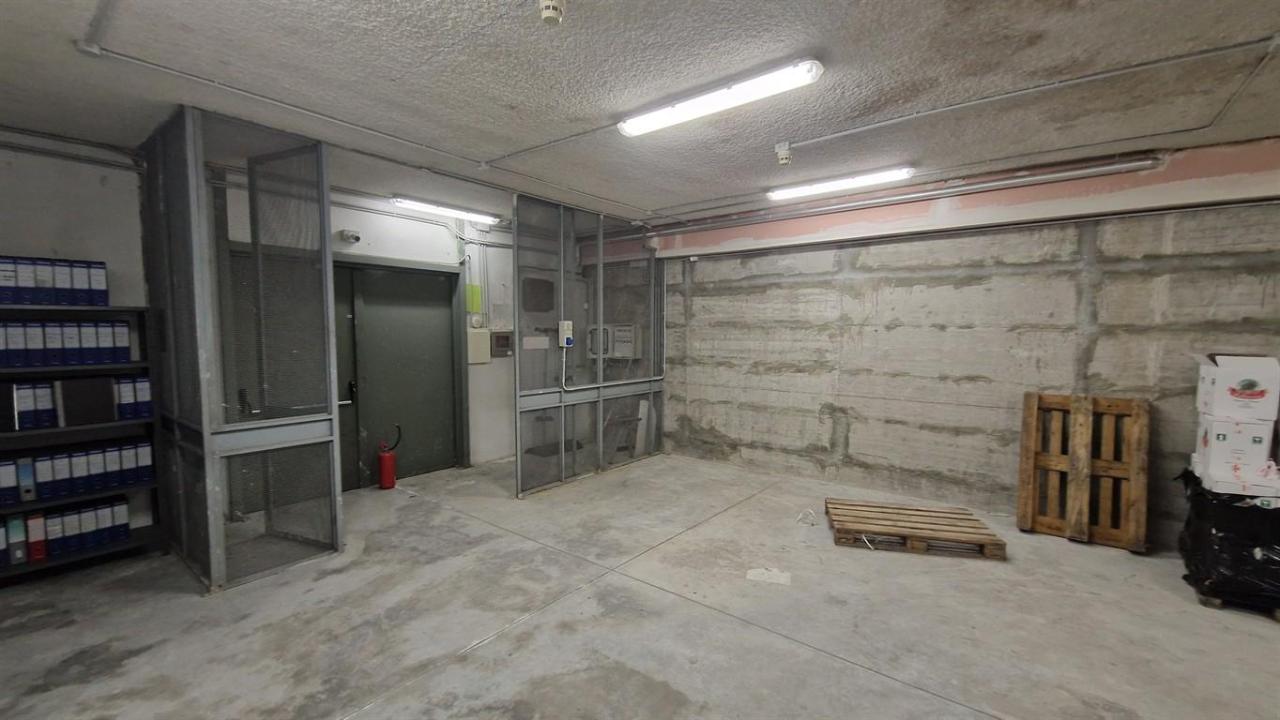 Vendita Magazzino, San Donato Milanese foto