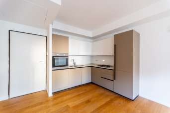 Vendita Bivani, Genova
