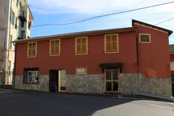 Vendita Monovano, Uscio