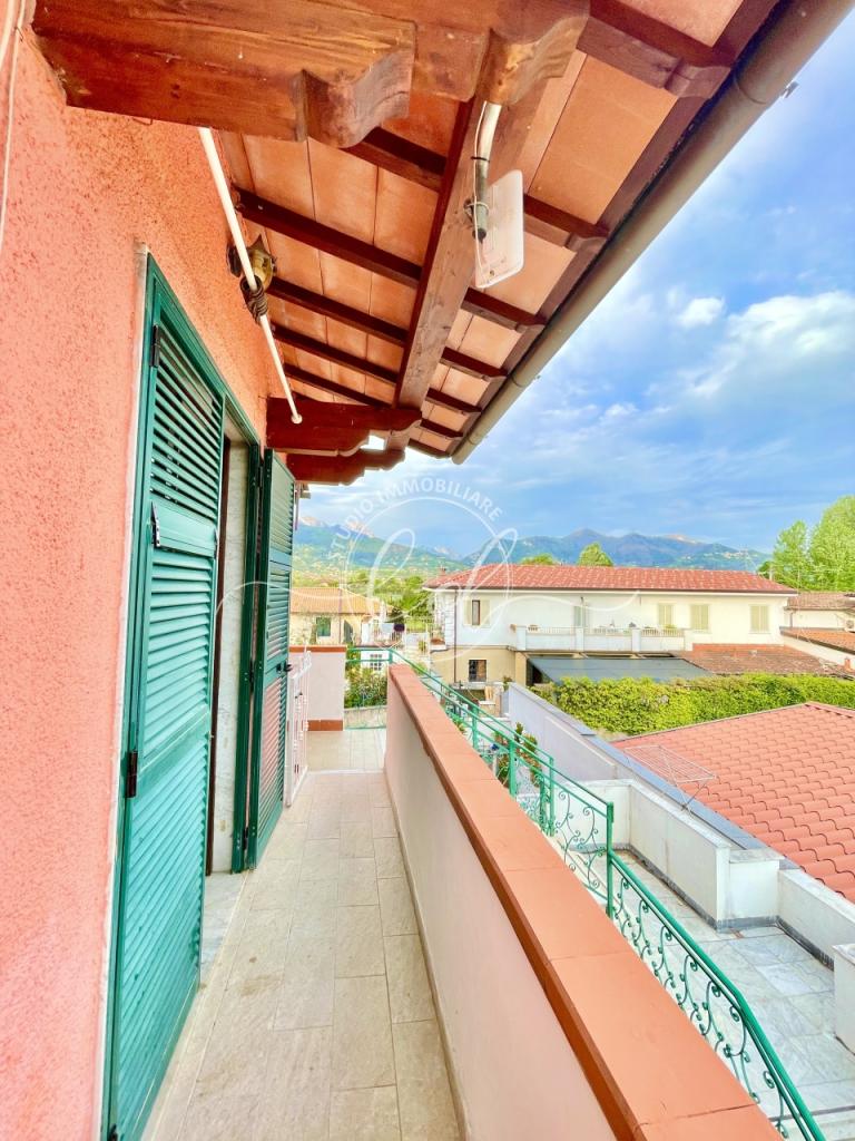 Vendita Quadrivani, Pietrasanta foto