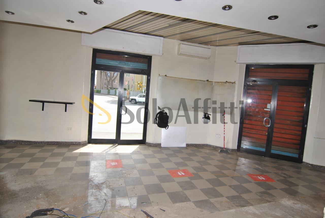 Affitto 2 vetrine, Livorno Affitto 2 vetrine, Livorno foto