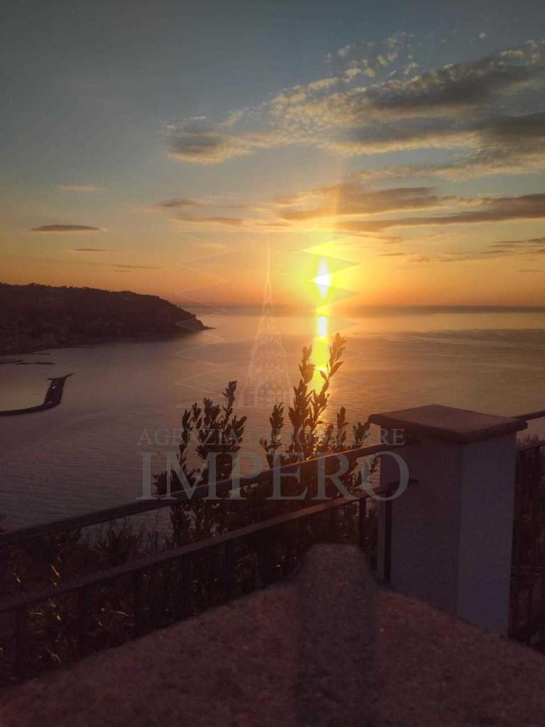 Vendita Multivani, Bordighera foto